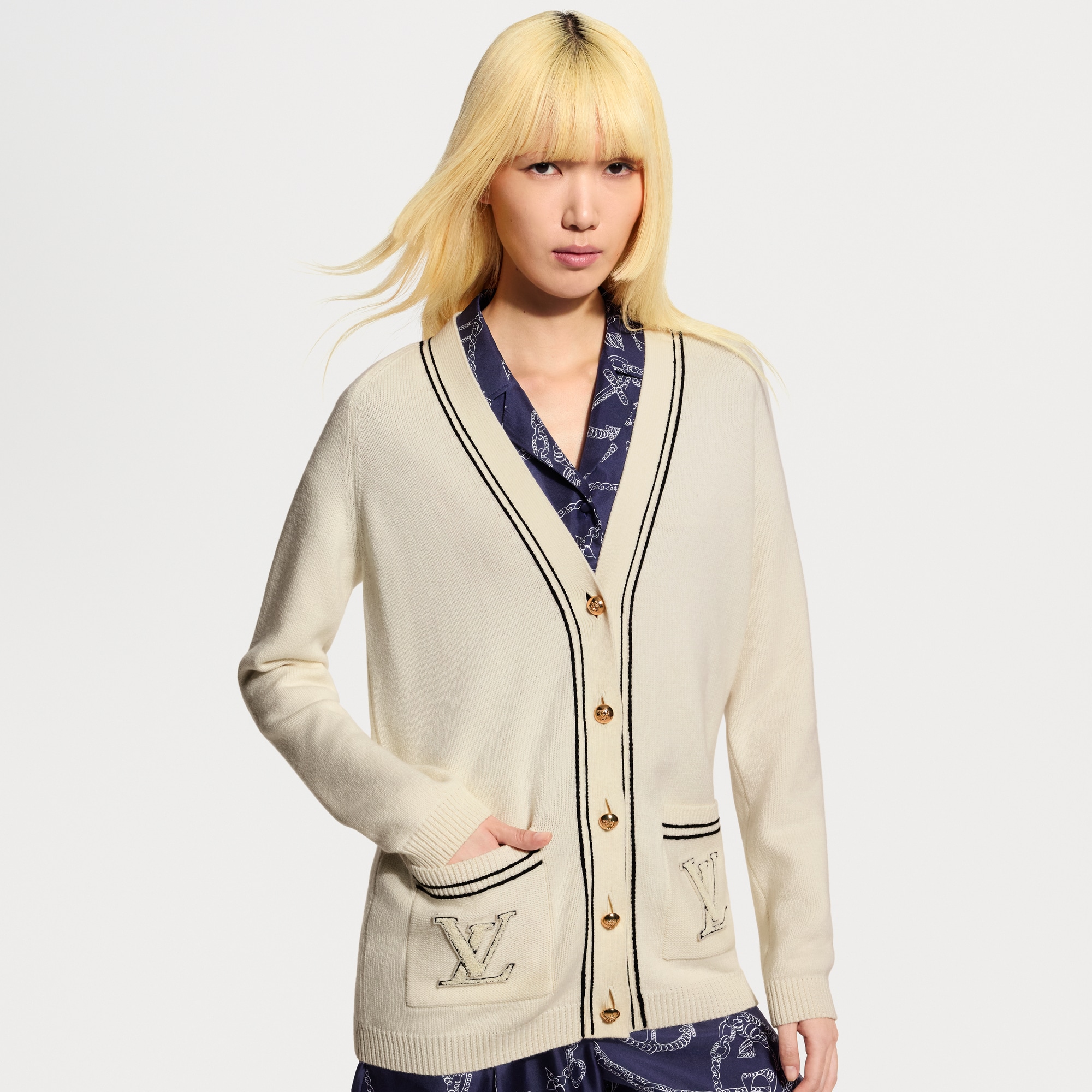 Contrast Accent Oversized Cardigan - Women - Ready-to-Wear | LOUIS
